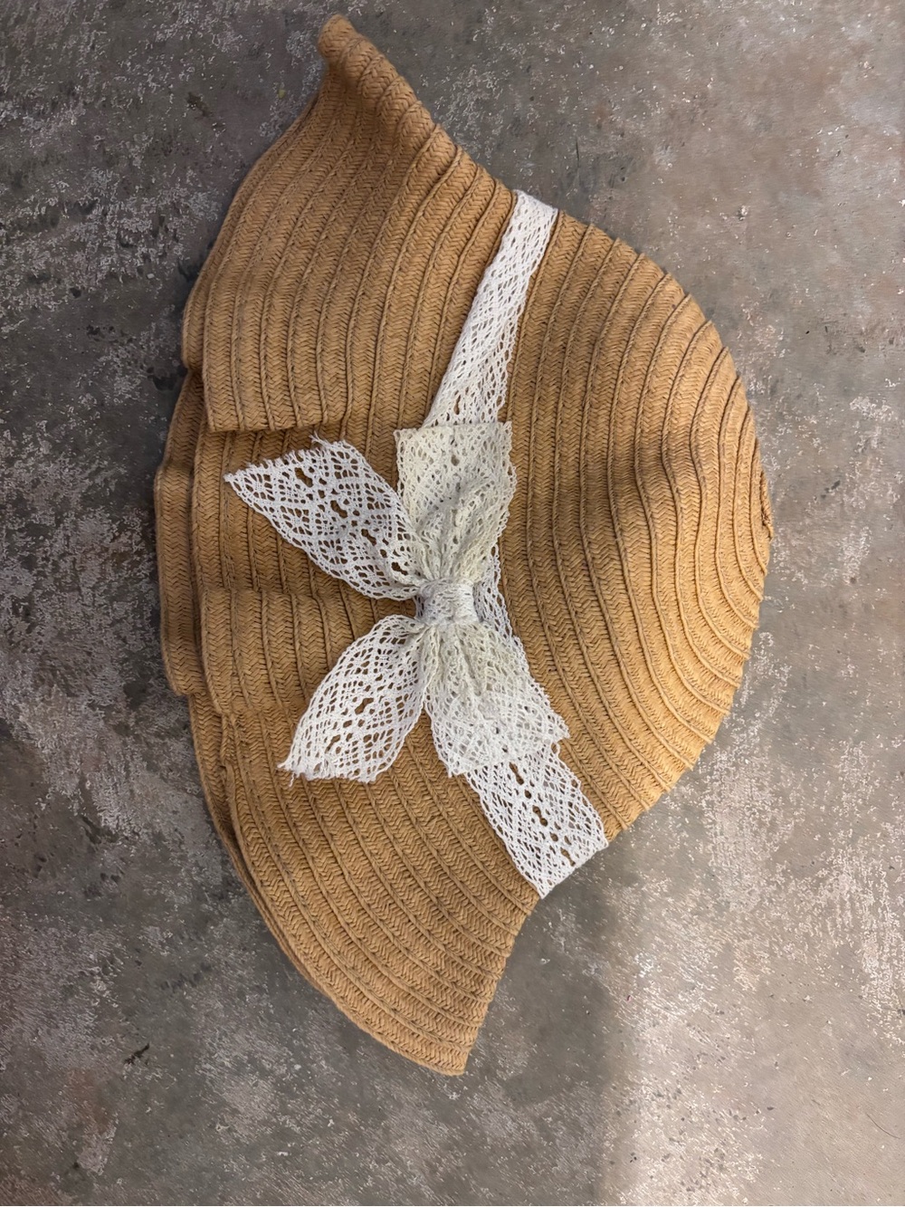 Tan Straw Sun Hat with White Lace Bow